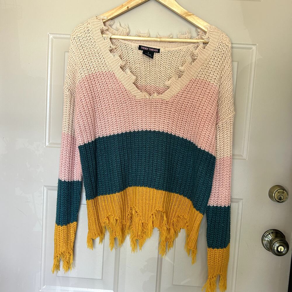 Trendy Threads Distressed Multicolor Frayed pullover Sweater size M